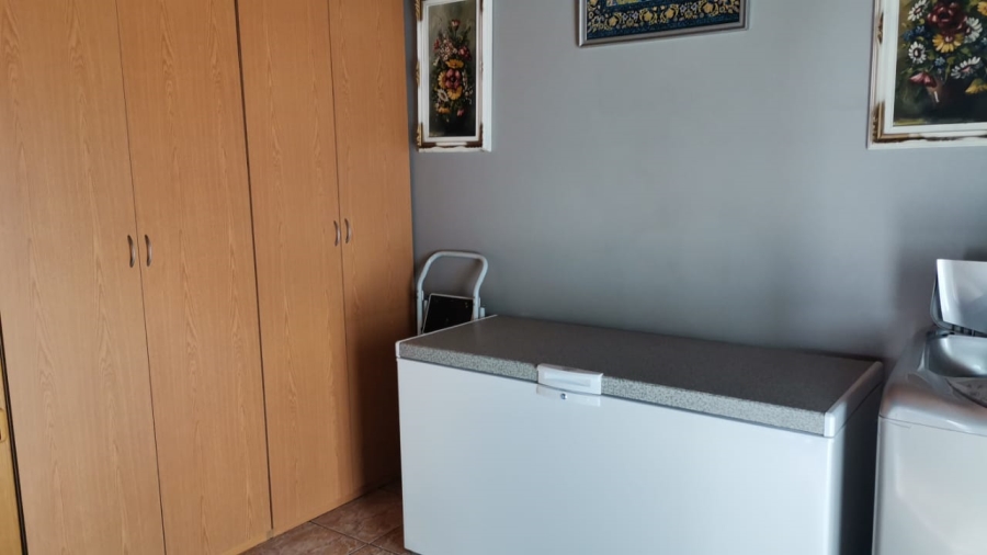 4 Bedroom Property for Sale in Oos Einde North West